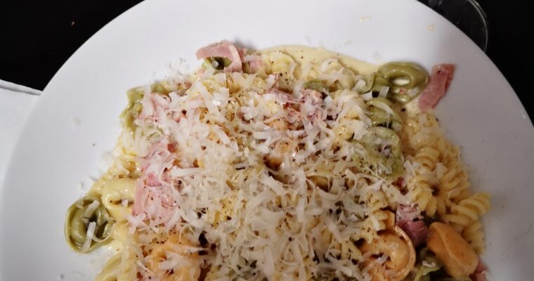 Tortellini Panna e Prosciutto