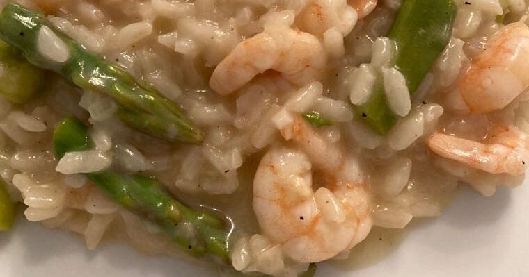 Risotto mit Garnelen und grünem Spargel