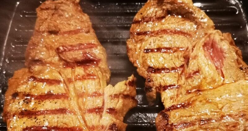Nackensteaks mit Paprika-Cayenne-Marinade